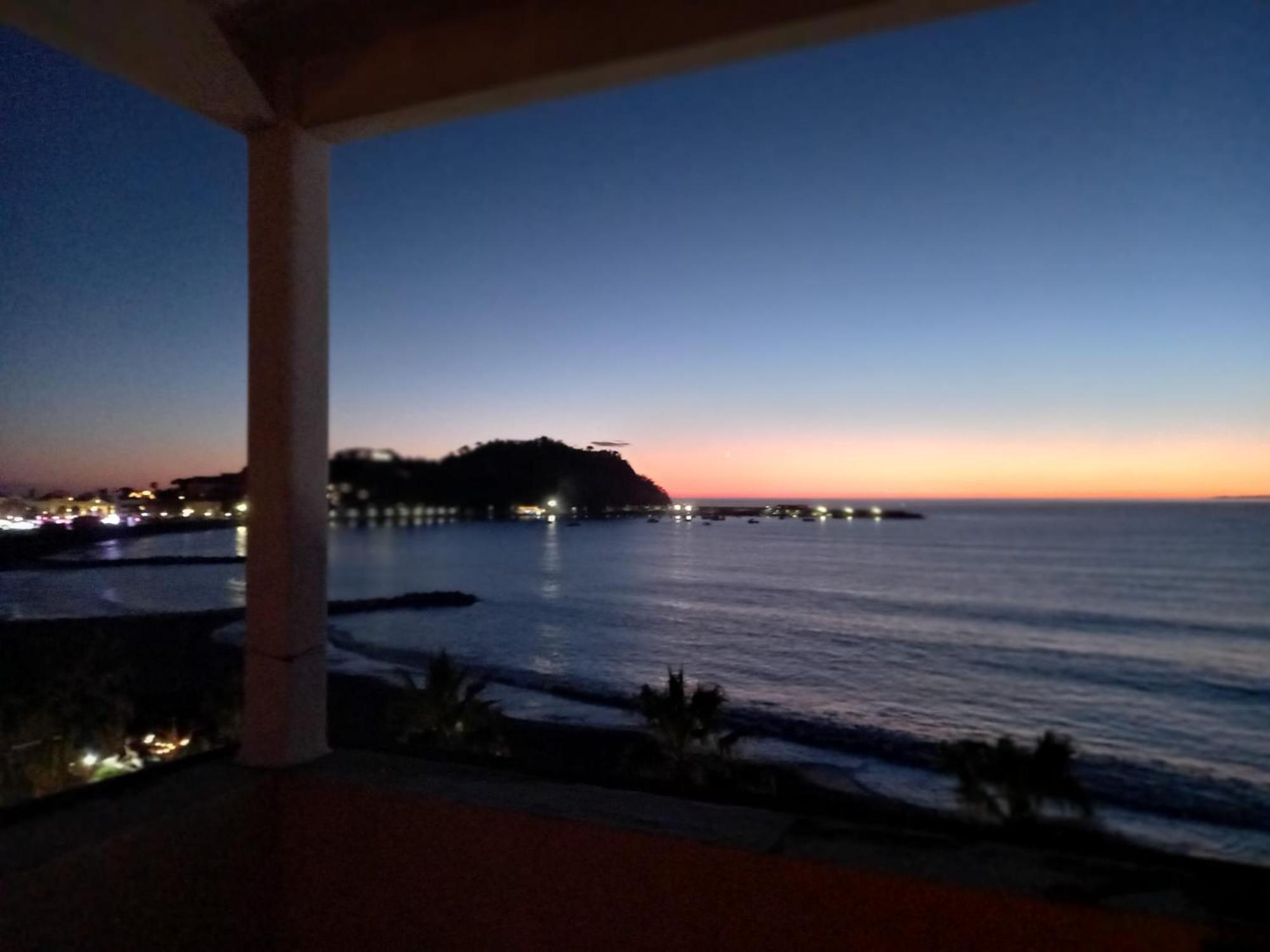 Attico Vista Mare Σέστρι Λεβάντε Εξωτερικό φωτογραφία